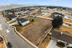 Aerial view with a residential view and a mountain view