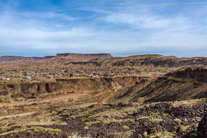 View of mountain feature