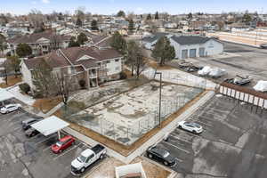 Birds eye view of property featuring a residential view