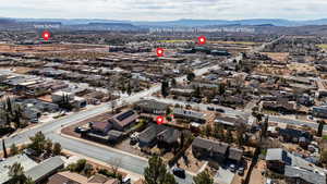 Bird's eye view featuring a residential view and a mountain view