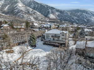 View of mountain feature featuring a residential view