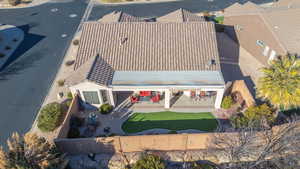 Birds eye view of property