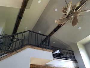 Stairs with beam ceiling