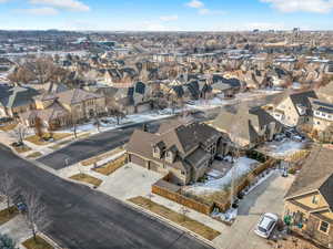 Birds eye view of property featuring a residential view