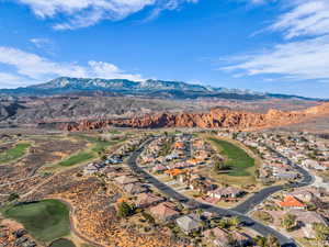 Bird's eye view featuring a residential view, a mountain view, and golf course view