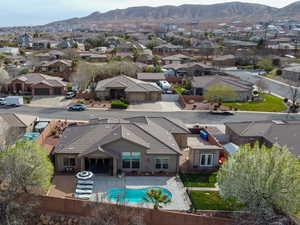 Bird's eye view with a residential view and a mountain view