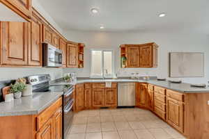 Photo 11 of 807 N BUFFALO DR