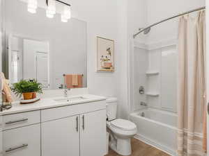 Full hall bath.