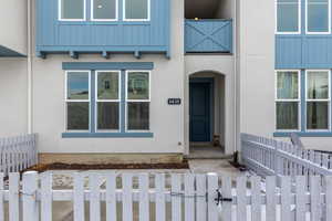Entrance to property with fence