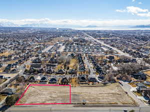 Birds eye view of property featuring a residential view and a mountain view