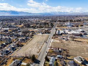 Drone / aerial view featuring a residential view and a mountain view