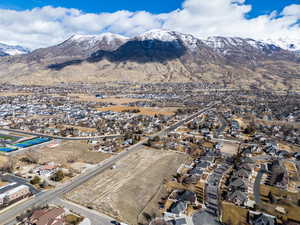 Aerial view with a residential view and a mountain view