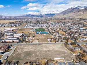 Bird's eye view featuring a residential view and a mountain view