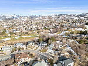 Aerial view with a residential view and a mountain view