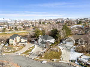 Bird's eye view with a mountain view and a residential view