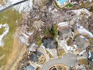 Birds eye view of property featuring a residential view