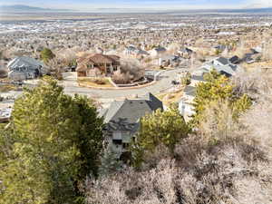 Aerial view featuring a residential view and a mountain view