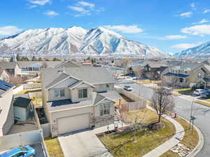 View of mountain feature featuring a residential view