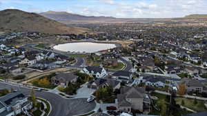 Bird's eye view with a residential view and a mountain view