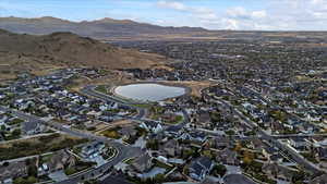 Bird's eye view featuring a residential view and a mountain view