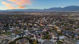 Bird's eye view featuring a residential view and a mountain view