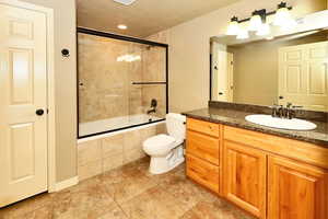 Large Full Bath with Large Storage Closet