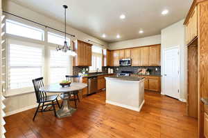 Eat-In Kitchen Area