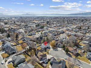 Bird's eye view with a residential view and a mountain view