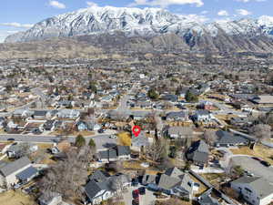 Bird's eye view with a residential view and a mountain view