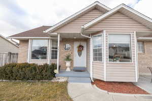 View of front of house featuring a front yard