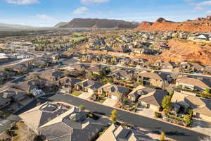 Birds eye view of property featuring a residential view and a mountain view