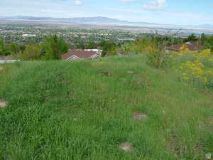 Drone / aerial view featuring a mountain view