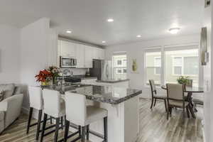 Photo 3 of 676 E FALCONER CT