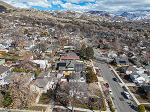 Bird's eye view with a residential view and a mountain view