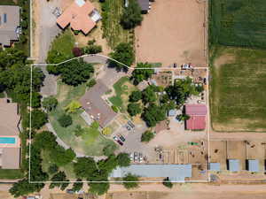 Birds eye view of property