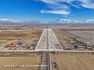 Aerial view with a mountain view