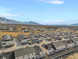 Aerial view with a residential view and a mountain view