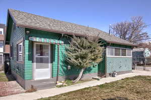 Bungalow-style house