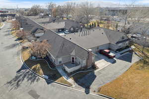 Birds eye view of property featuring a residential view