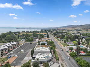 Bird's eye view of a water and mountain view