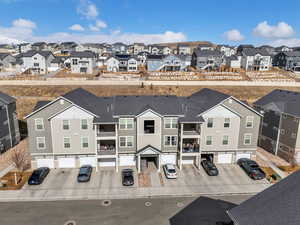 Birds eye view of property featuring a residential view