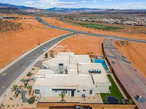 Aerial view with a mountain view