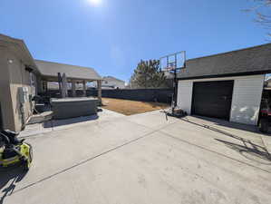 Photo 6 of 1143 N MUSTANG LN