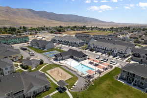 Birds eye view of property featuring a residential view and a mountain view