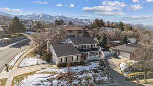 Bird's eye view featuring a mountain view and a residential view