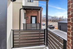 Balcony featuring a mountain view