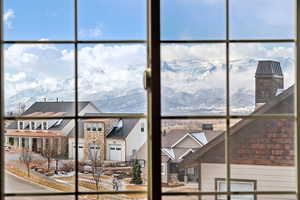 Interior details with a mountain view