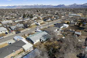 Bird's eye view with a residential view and a mountain view