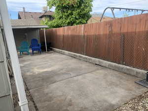 Fenced back yard/patio