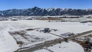 View of mountain feature